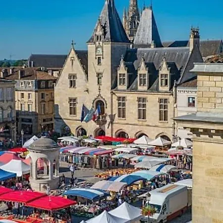 De Luxe Au Centre De